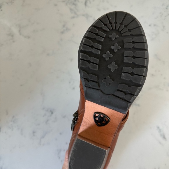 Ariat Two24 Ready to Go leather bootie. - Picture 7 of 8